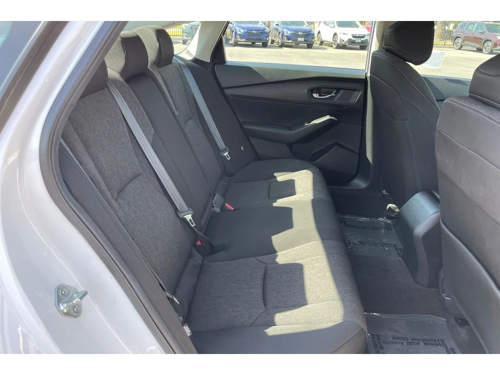 Used 2024 Platinum White Pearl Honda LX image 17