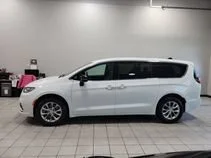 2026 Chrysler Pacifica Select - Photo 5