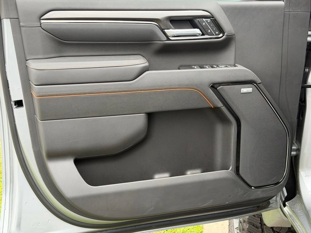 New 2026 Sterling Metallic GMC AT4 image 31