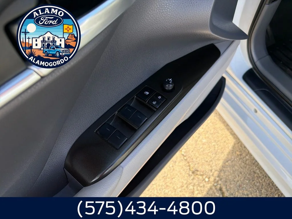 Used 2024 Ice Toyota SE image 11