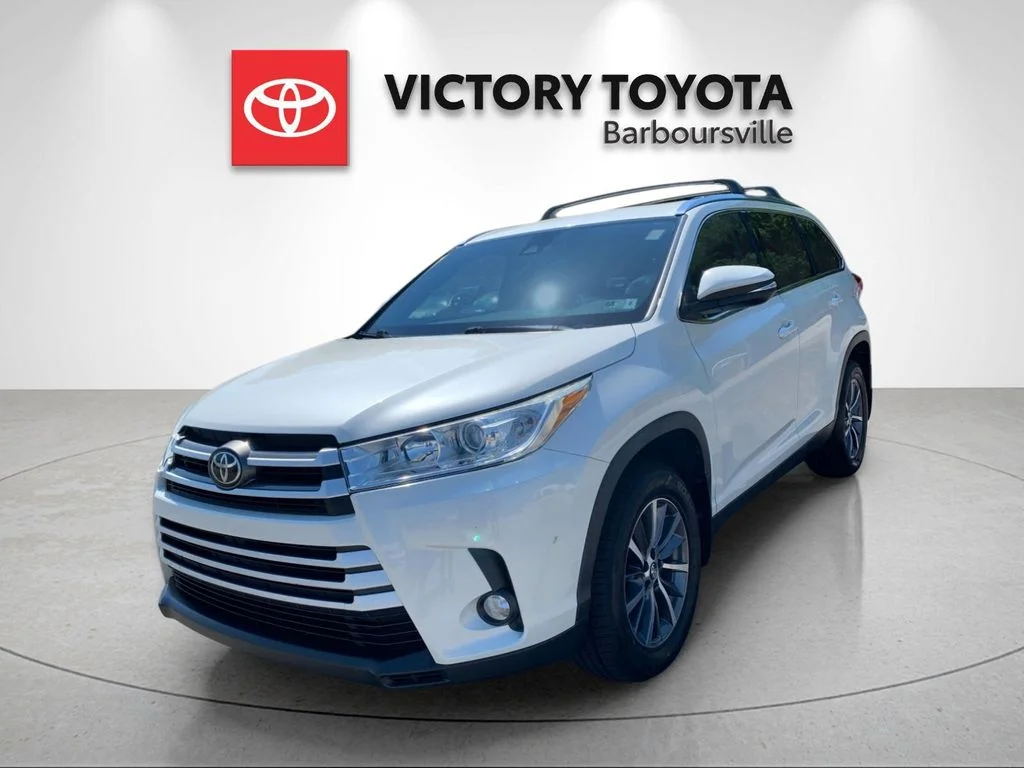 Used 2019 White Toyota XLE image 1