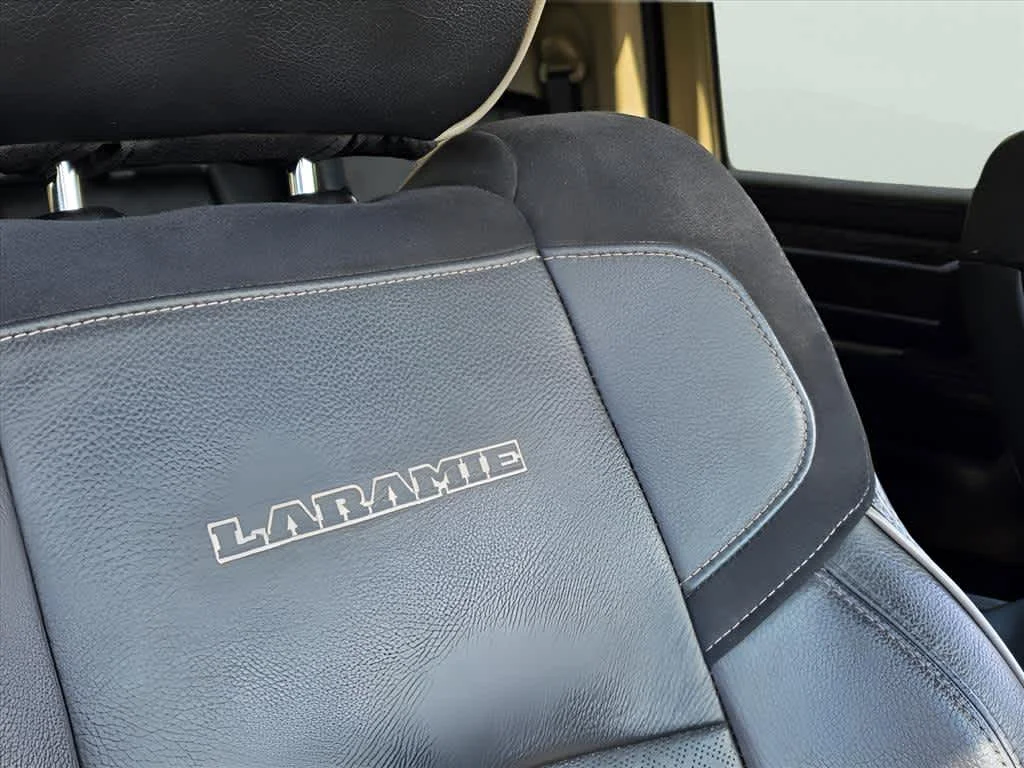 Used 2019 Diamond Black Crystal Pearlcoat Ram Laramie image 24