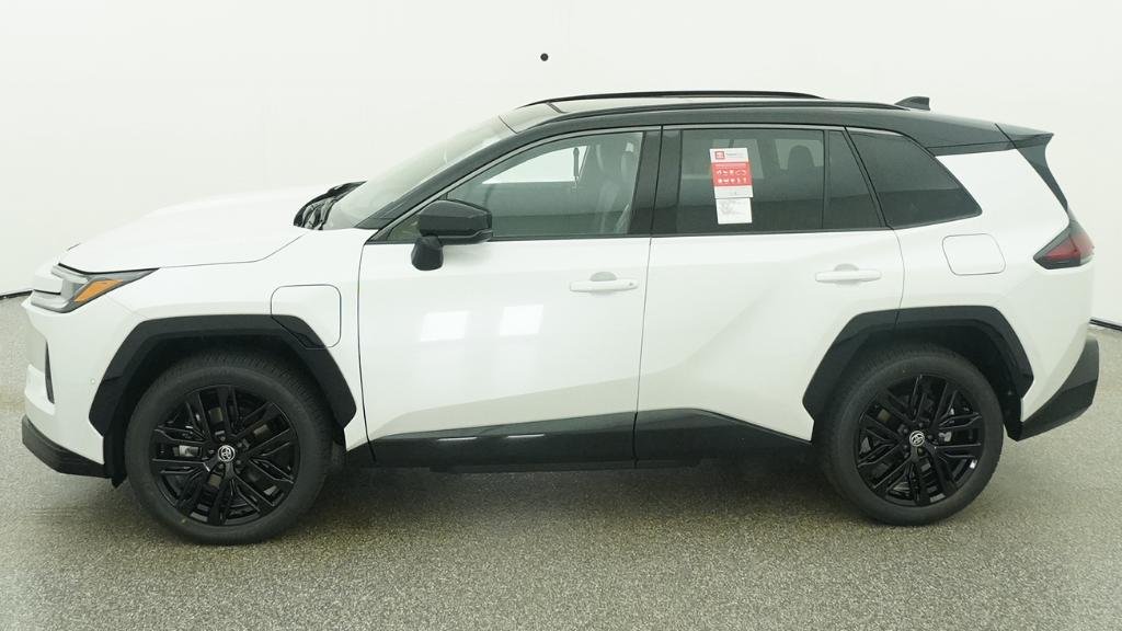 New 2026 Wind Chill Pearl with Midnight Black Metallic roof Toyota XSE image 20