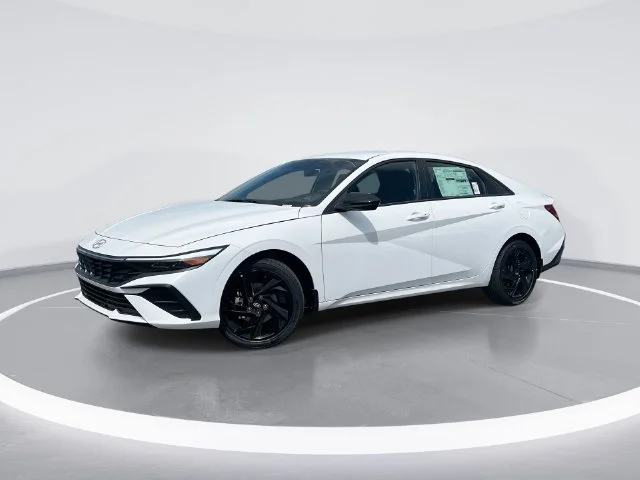 Used 2026 White Hyundai SEL Sport image 1