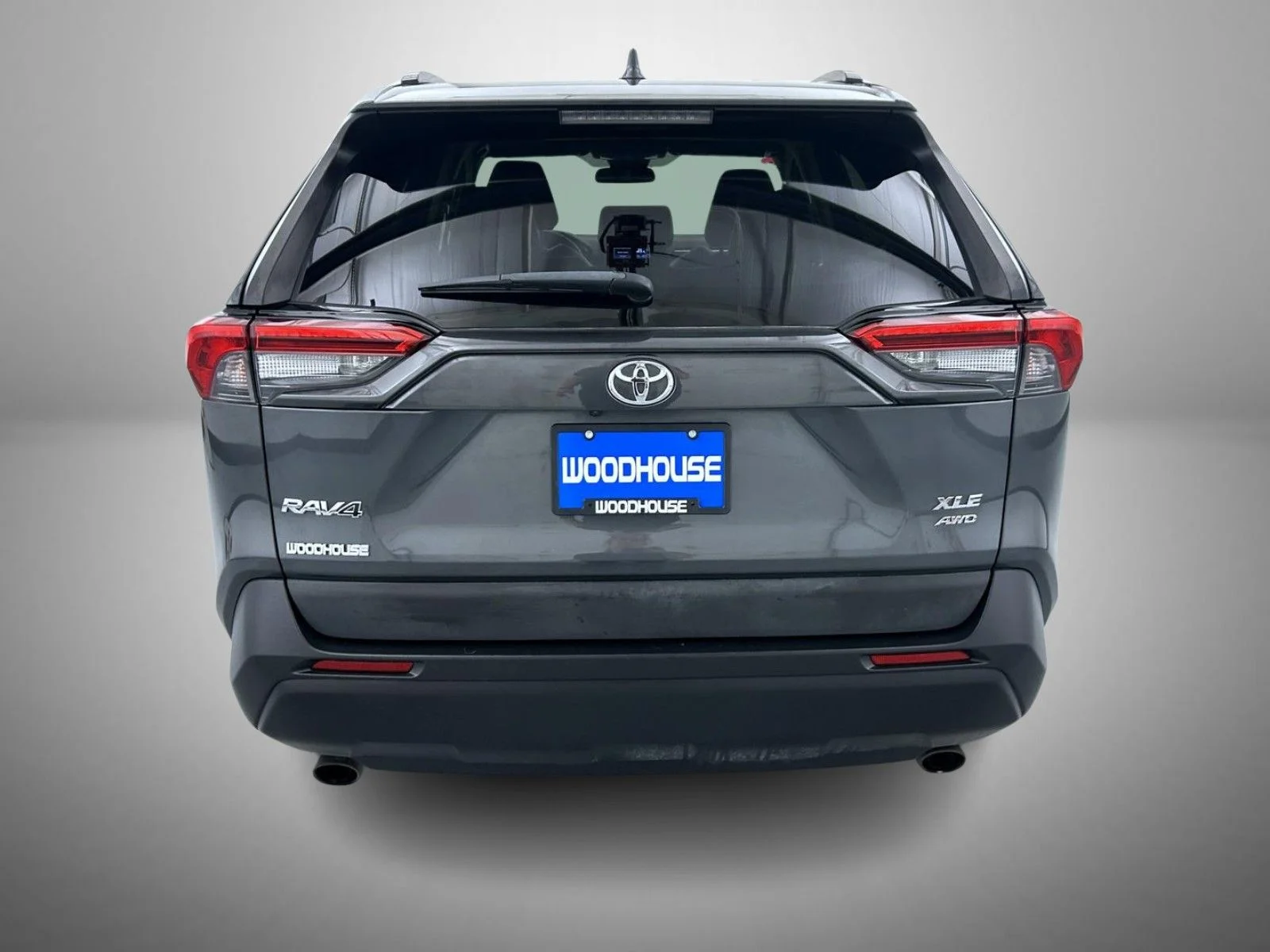 Used 2020 Gray Toyota XLE Premium image 6