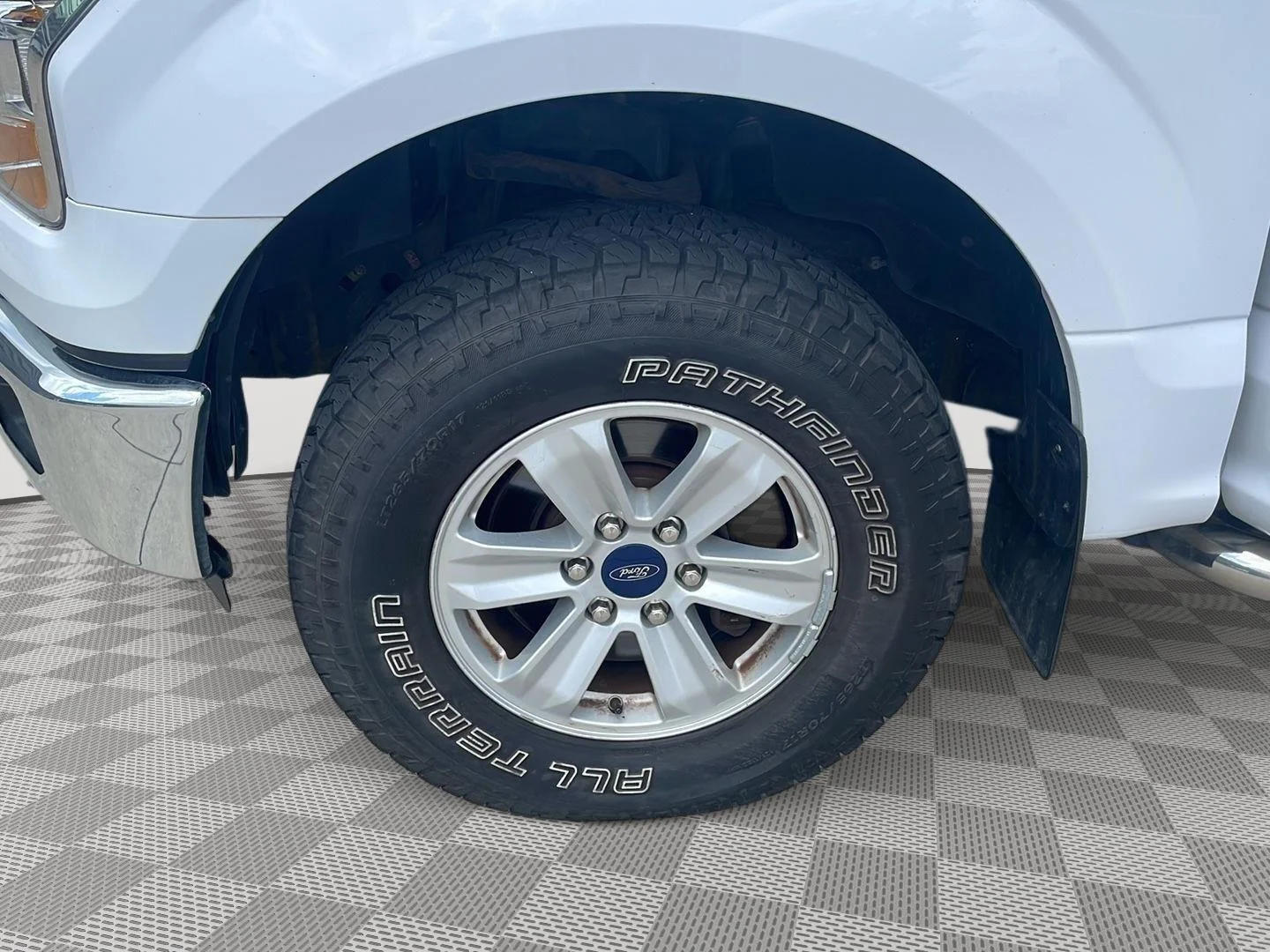 Used 2015 Oxford White Ford XLT image 21