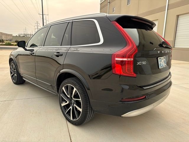 Used 2022 Black Volvo T6 Momentum image 7