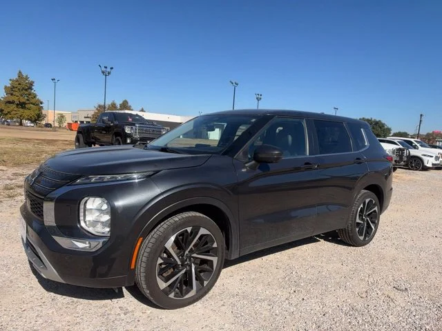 Used 2024 Black Mitsubishi SE image 5