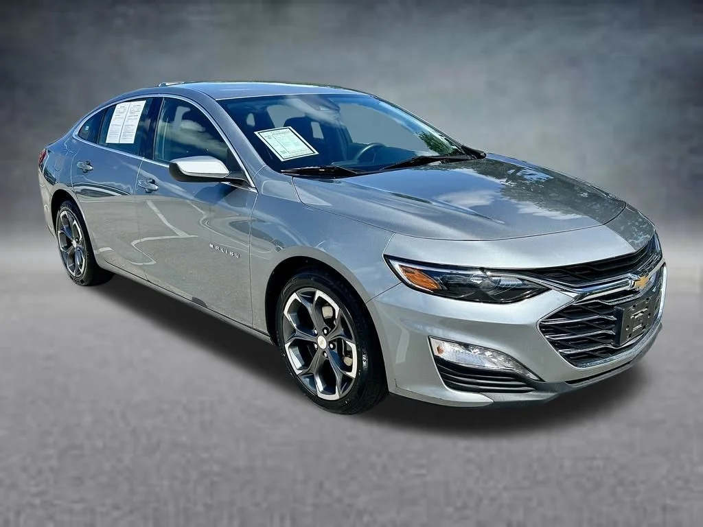 Used 2024 Gray Chevrolet LT image 3