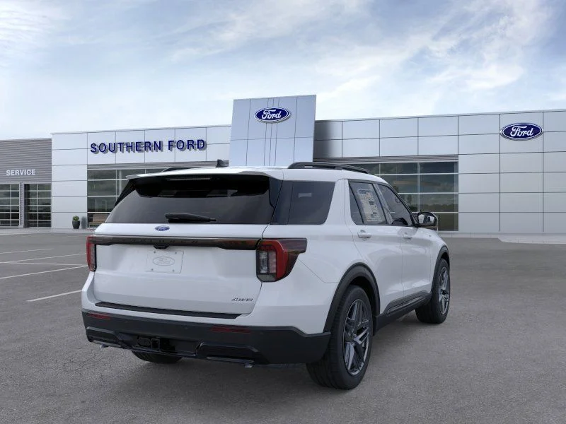New 2026 Space White Metallic Ford ST-Line image 9