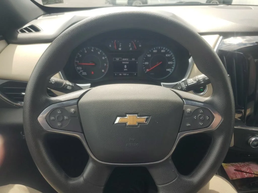 Used 2022 Silver Ice Metallic Chevrolet LS image 14