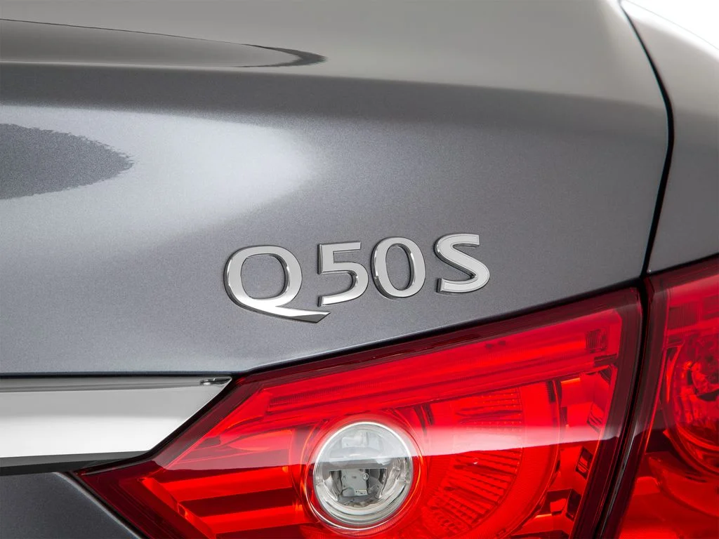 Used 2017 Gray INFINITI Sport image 45