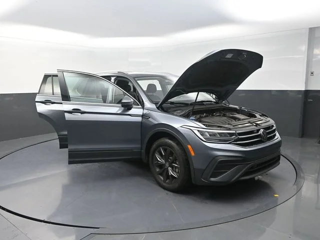 Used 2024  Volkswagen 2.0T SE image 39