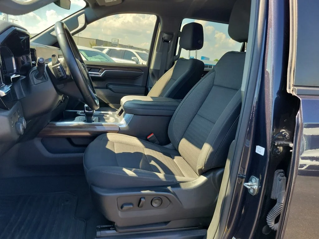 2023 Chevrolet Silverado 1500 LT - Photo 25