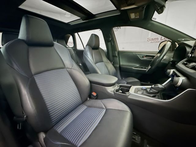 Used 2020 Blizzard Pearl Toyota XSE image 30