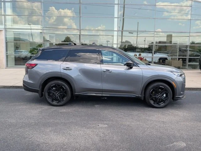 New 2027 2T GRPT SHDW INFINITI SPORT image 8
