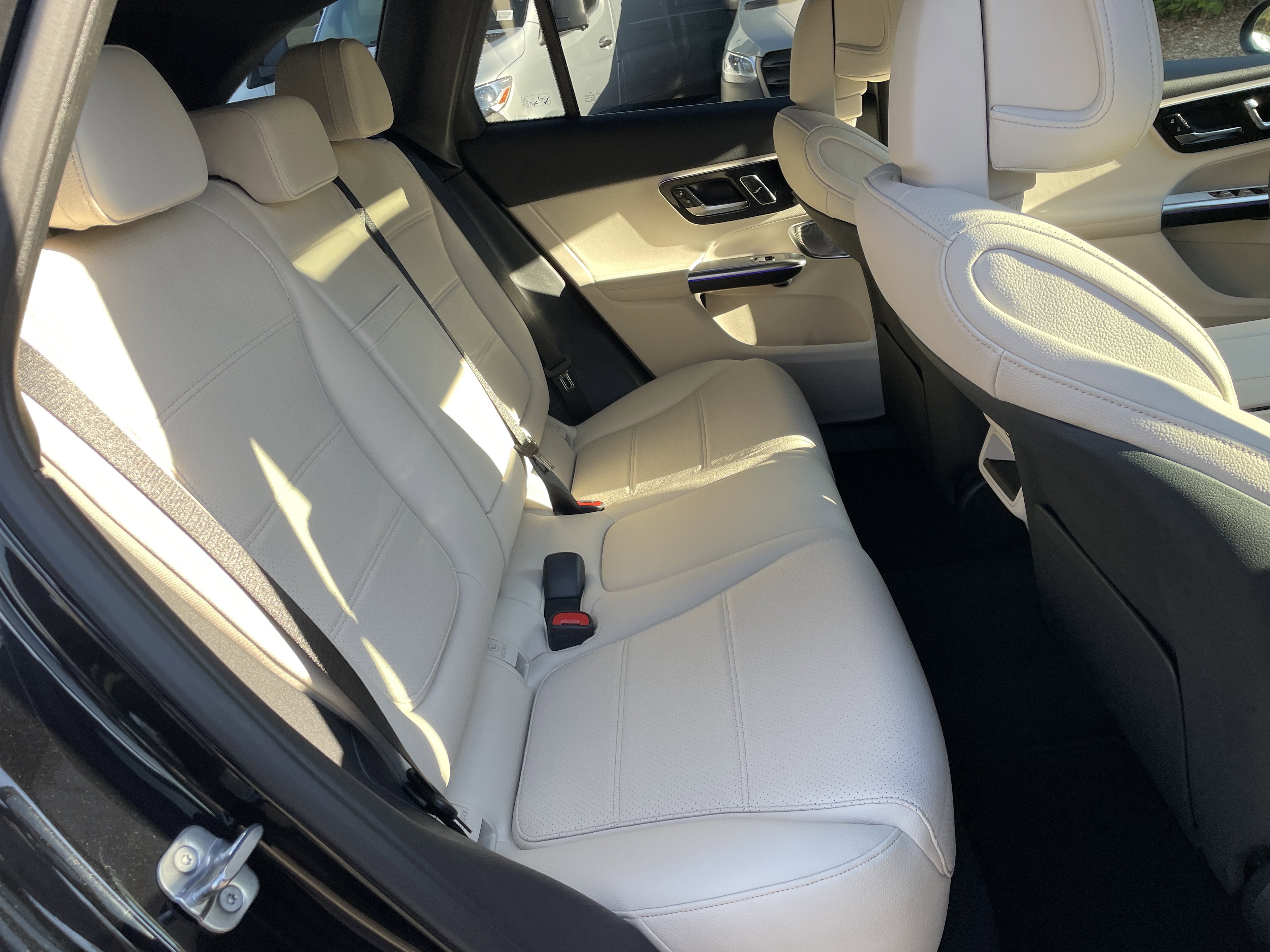New 2026 Obsidian Black Metallic Mercedes-Benz GLC 300 4MATIC® SUV image 40