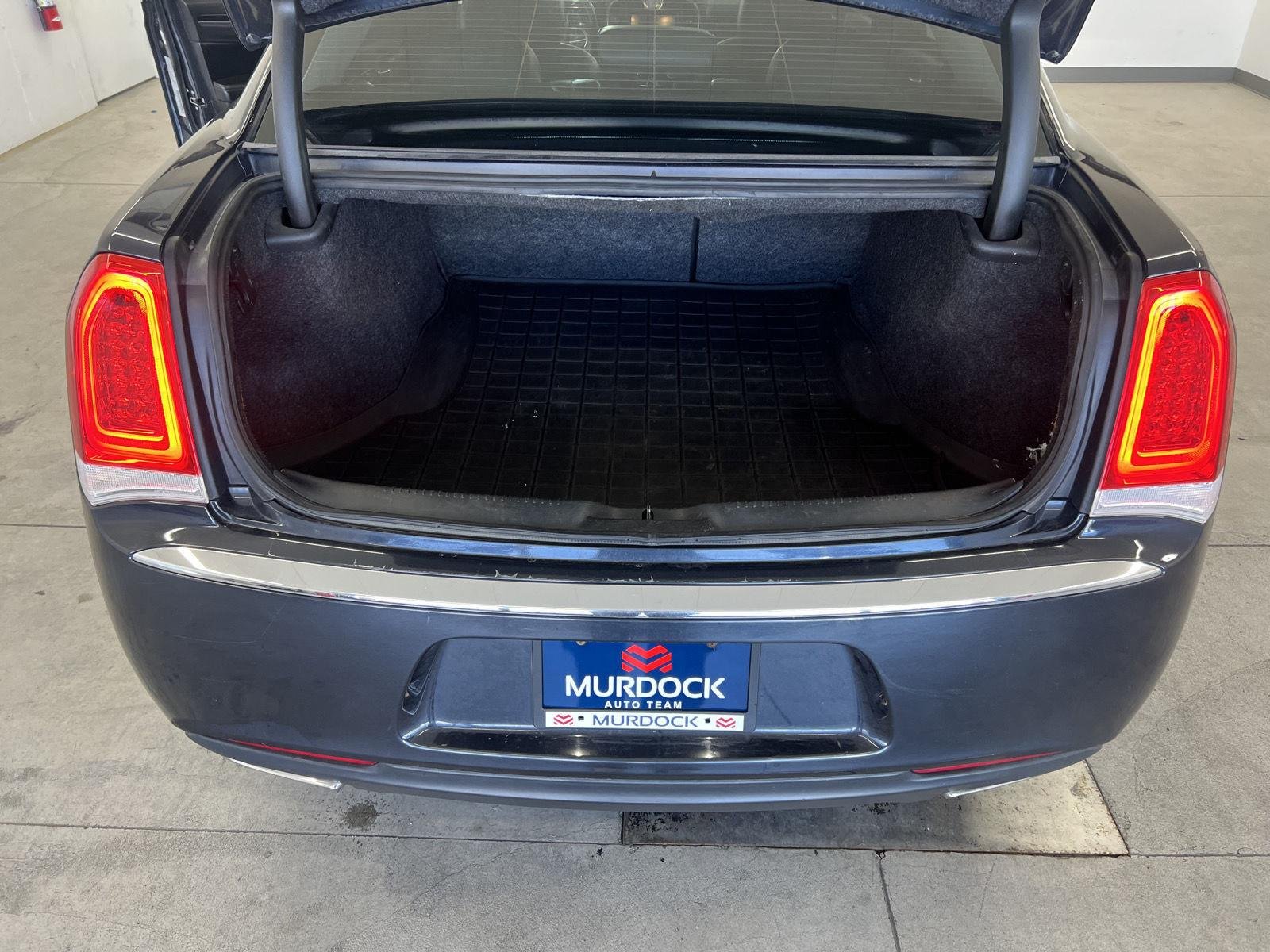 2016 Chrysler 300 C - Photo 6