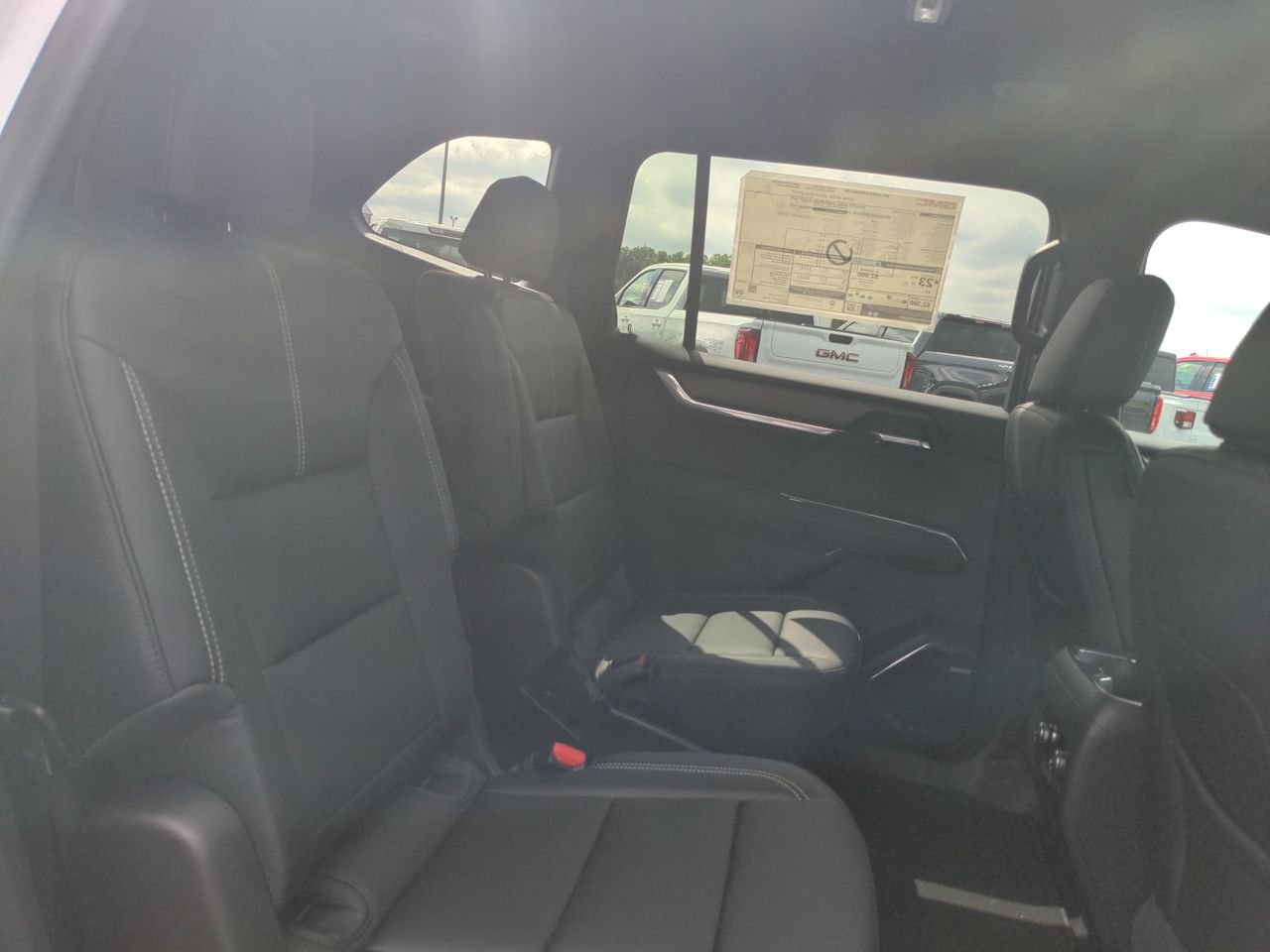 2025 GMC Acadia Elevation - Photo 27