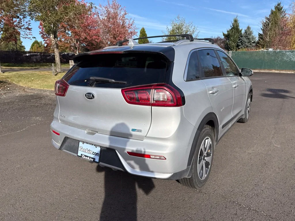 Used 2019 Silky Silver Kia EX image 7