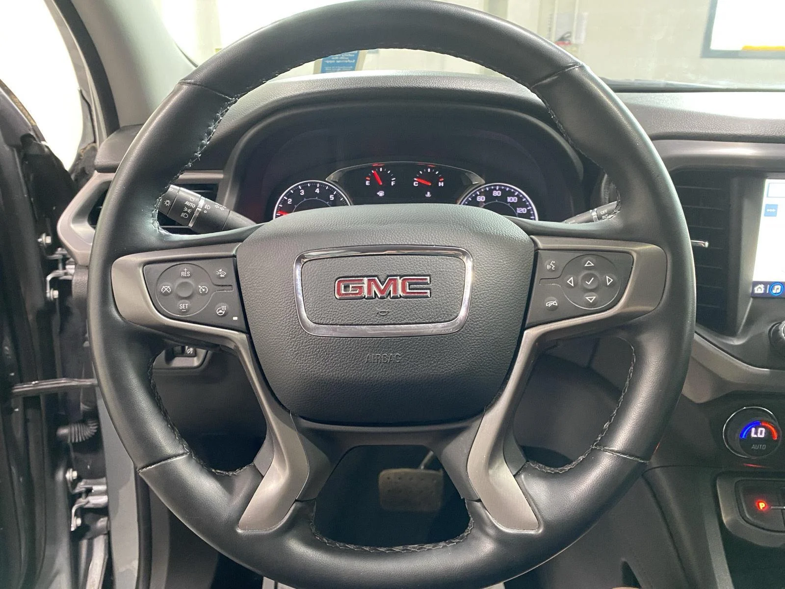 Used 2023 Sterling Metallic GMC AT4 image 22
