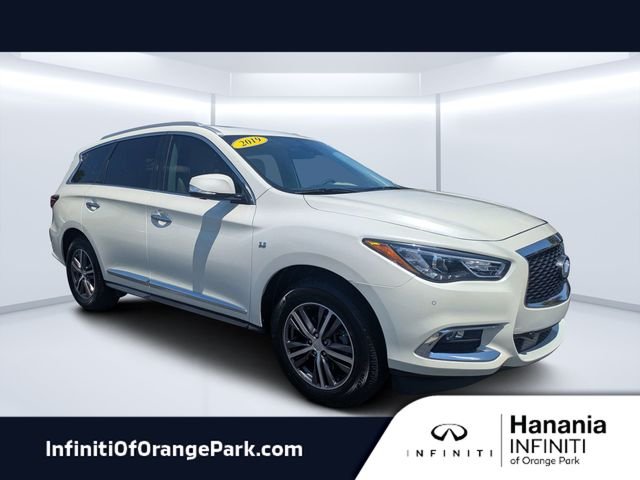 Used 2019 White INFINITI LUXE image 1
