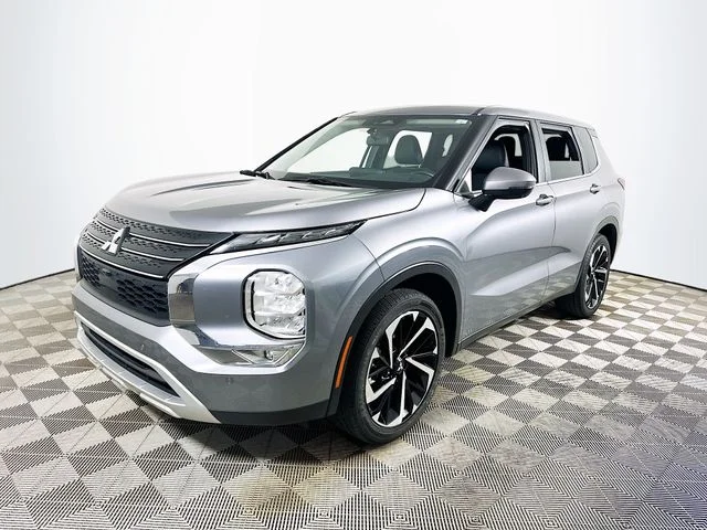 Certified Pre-Owned 2024 Mitsubishi Outlander SE