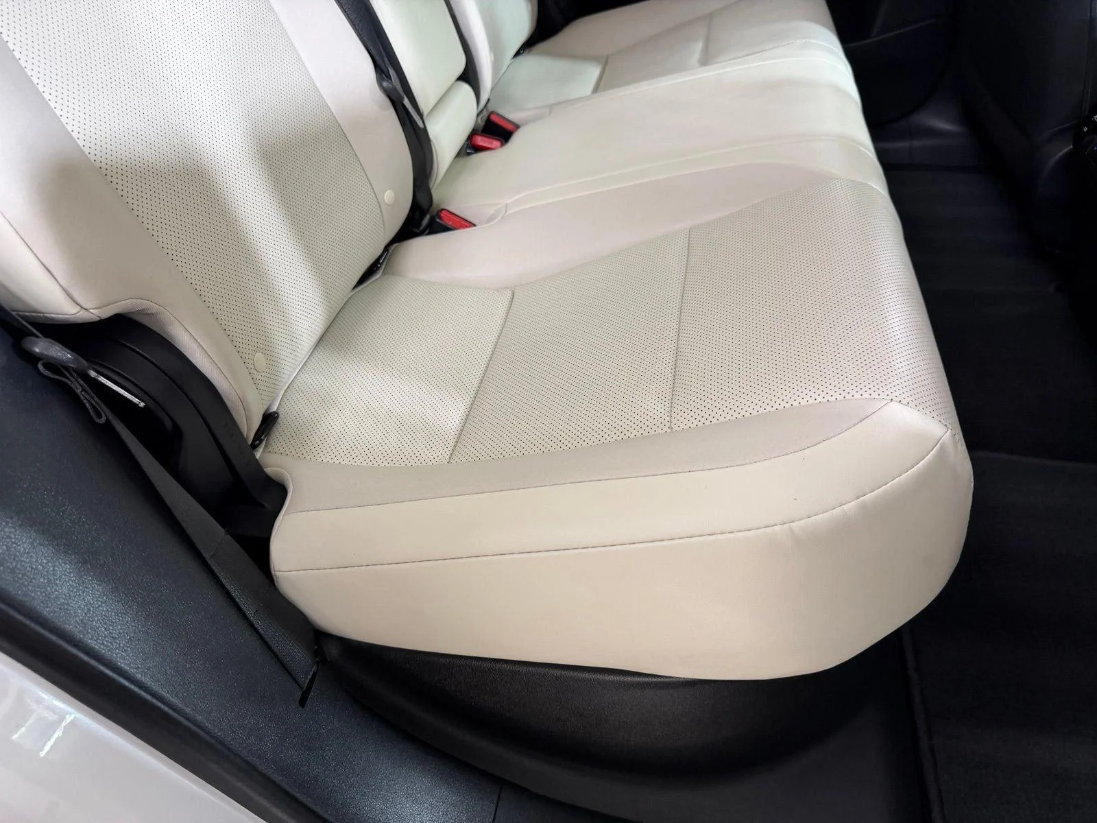 Used 2024 Eminent White Pearl Lexus RX 350 Premium image 40