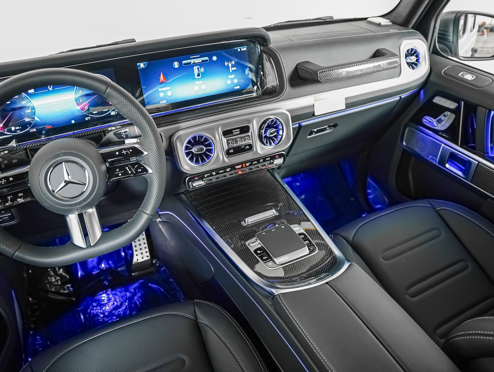 New 2026 MANUFAKTUR Moonlight White Magno Mercedes-Benz G 550 image 14