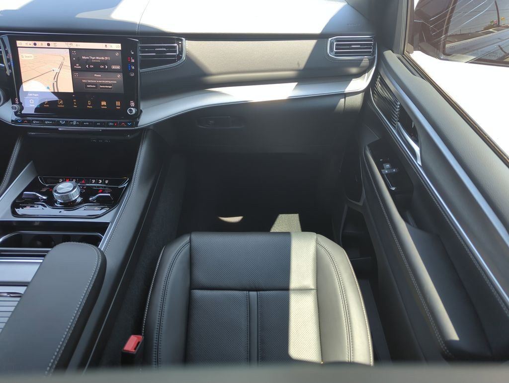 New 2026 High Gloss Black Exterior Paint Jeep Limited Reserve image 16