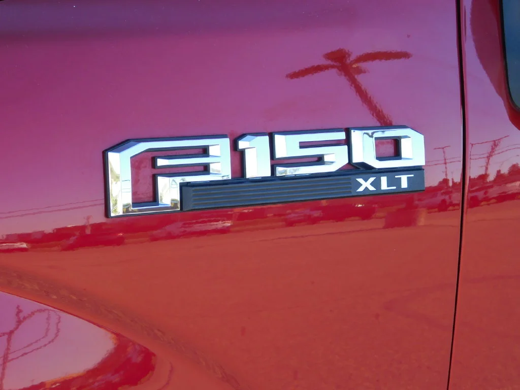 Used 2016 Ruby Red Metallic Tinted Clearcoat Ford XLT image 40