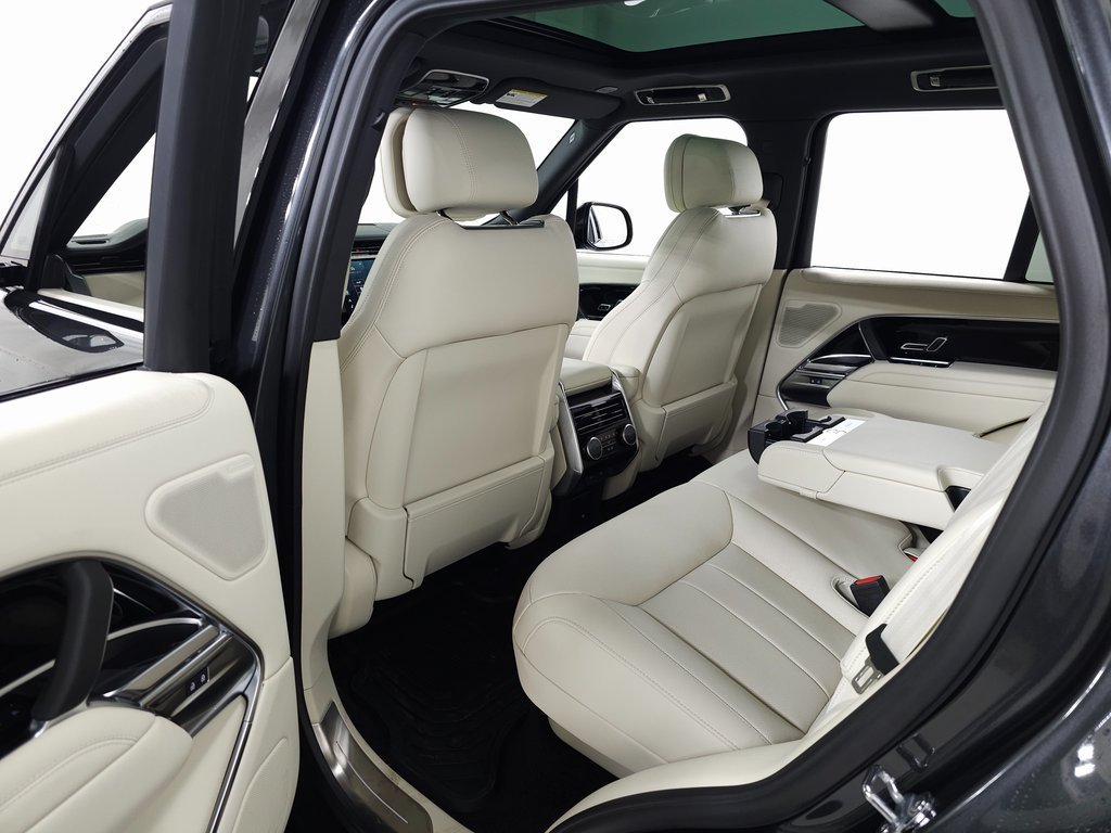 2025 Land Rover Range Rover SE - Photo 36