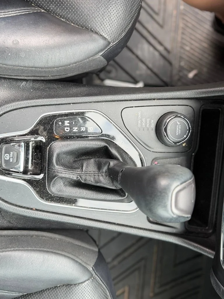 Used 2019 Gray Jeep Limited 4x4 image 26