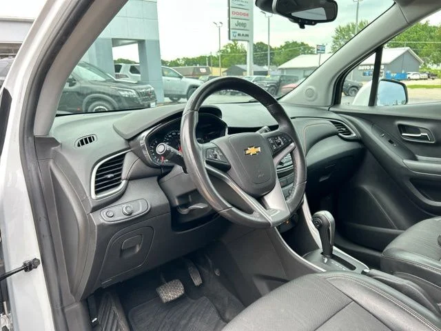 Used 2020 White Chevrolet LT image 24