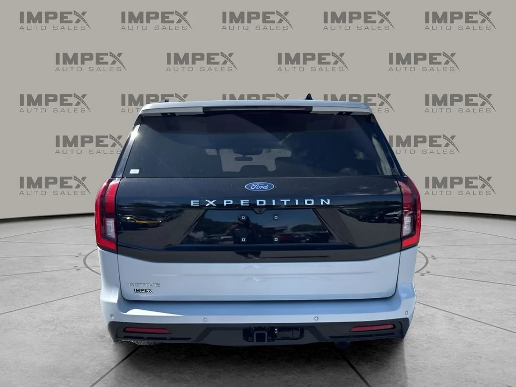 Used 2025 Silver Ford Active image 4