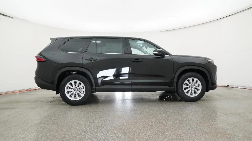 New 2026 Midnight Black Metallic Toyota XLE image 16