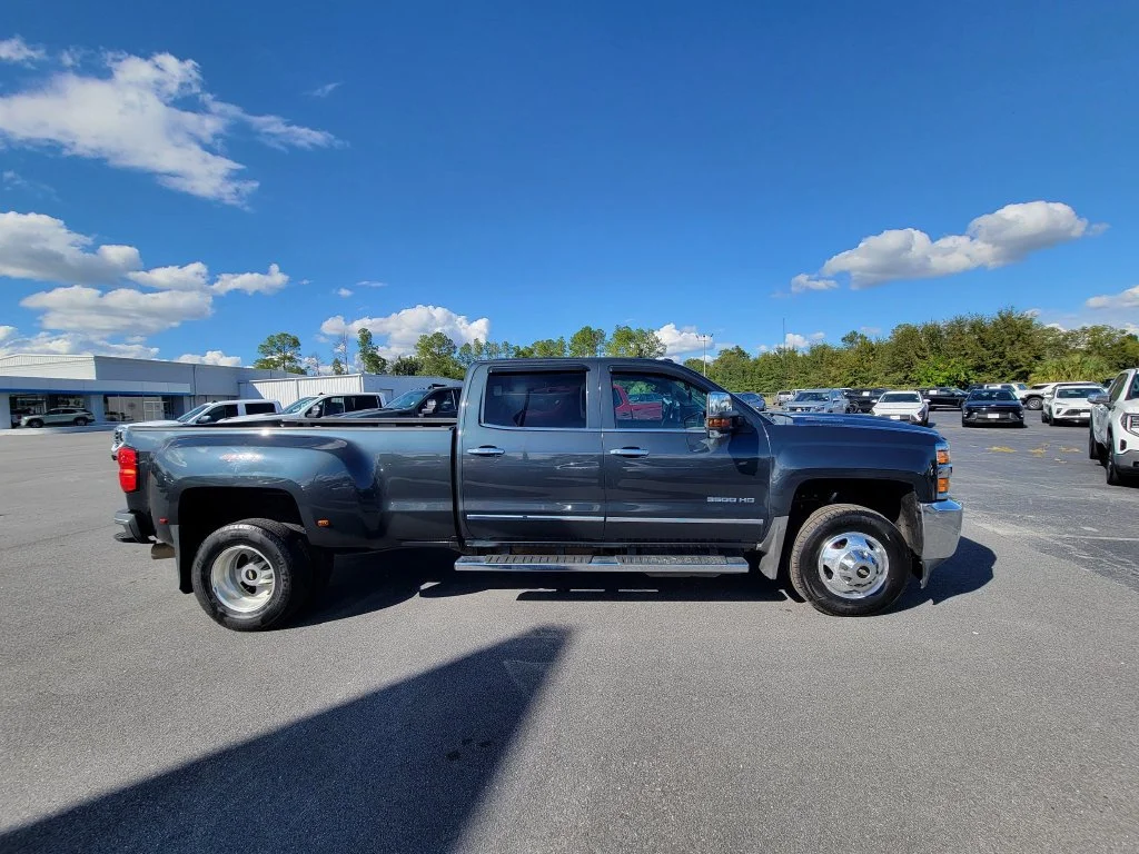 Used 2019 GRAPHITE METALLIC Chevrolet LTZ image 7