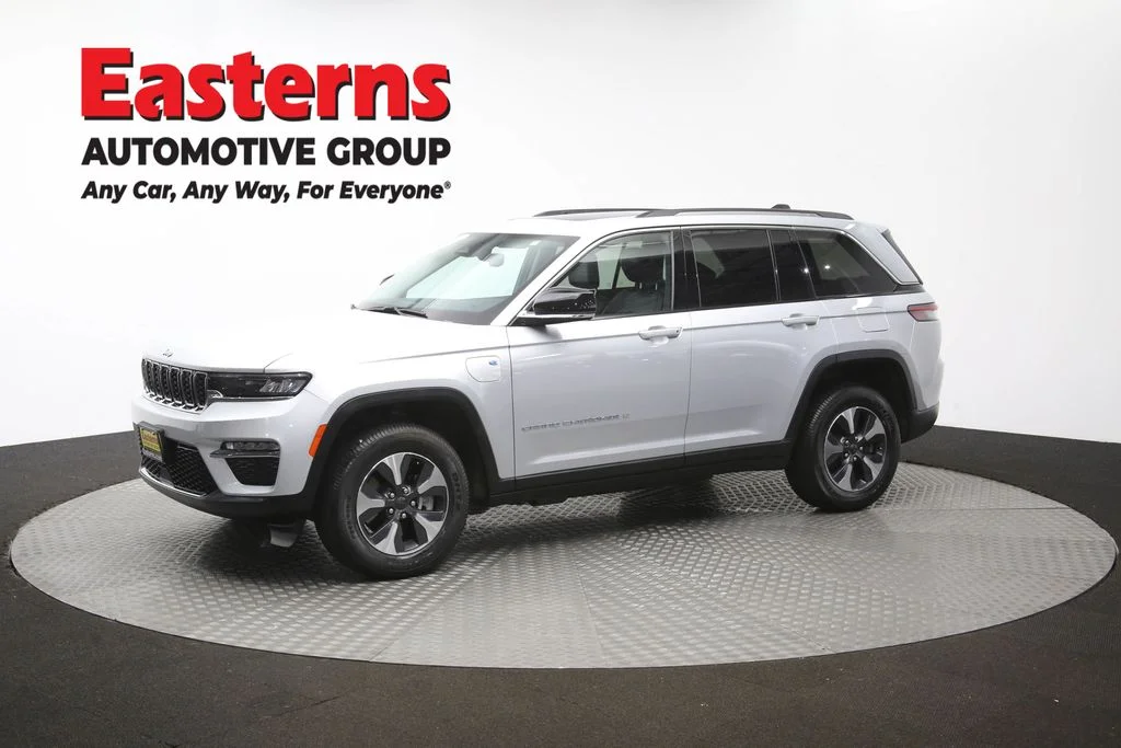Used 2022 Silver Jeep 4xe image 60
