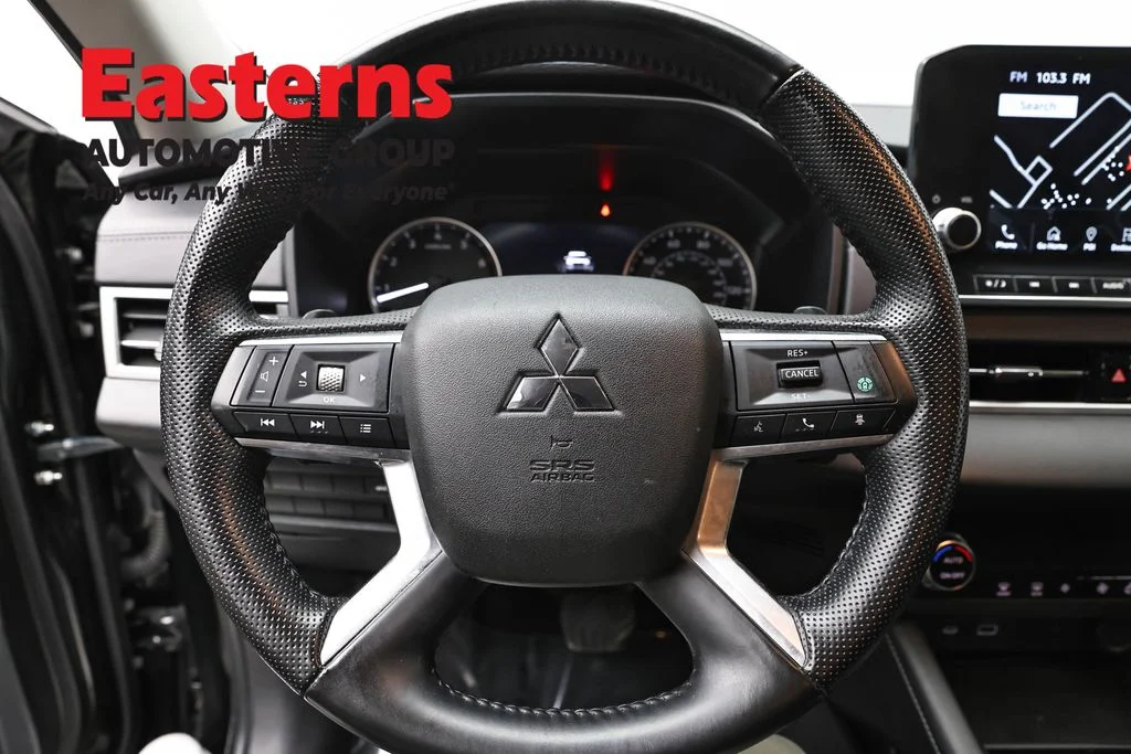 Used 2024 Black Mitsubishi SE image 10