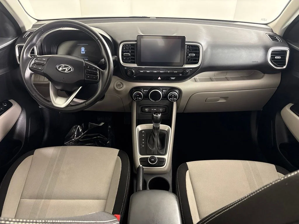 Used 2025 Gray Hyundai SEL image 16