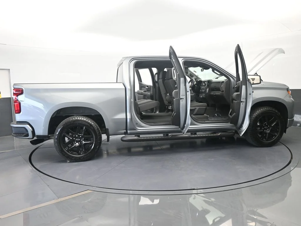 Used 2025 Sterling Gray Metallic Chevrolet Custom image 65