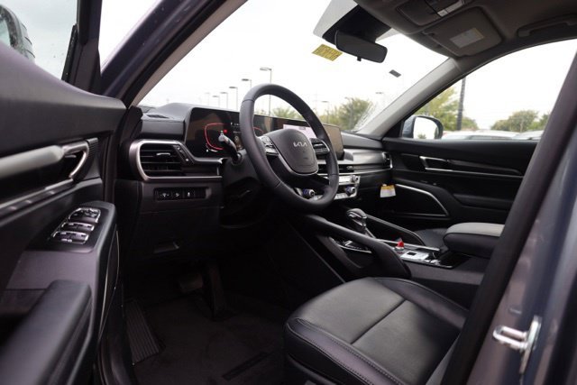 Used 2025 Silver Kia LX image 16