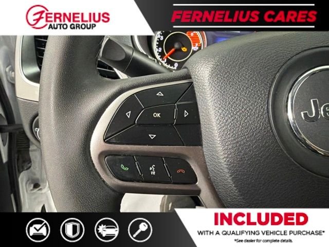 Used 2022 White Jeep Latitude Lux image 42