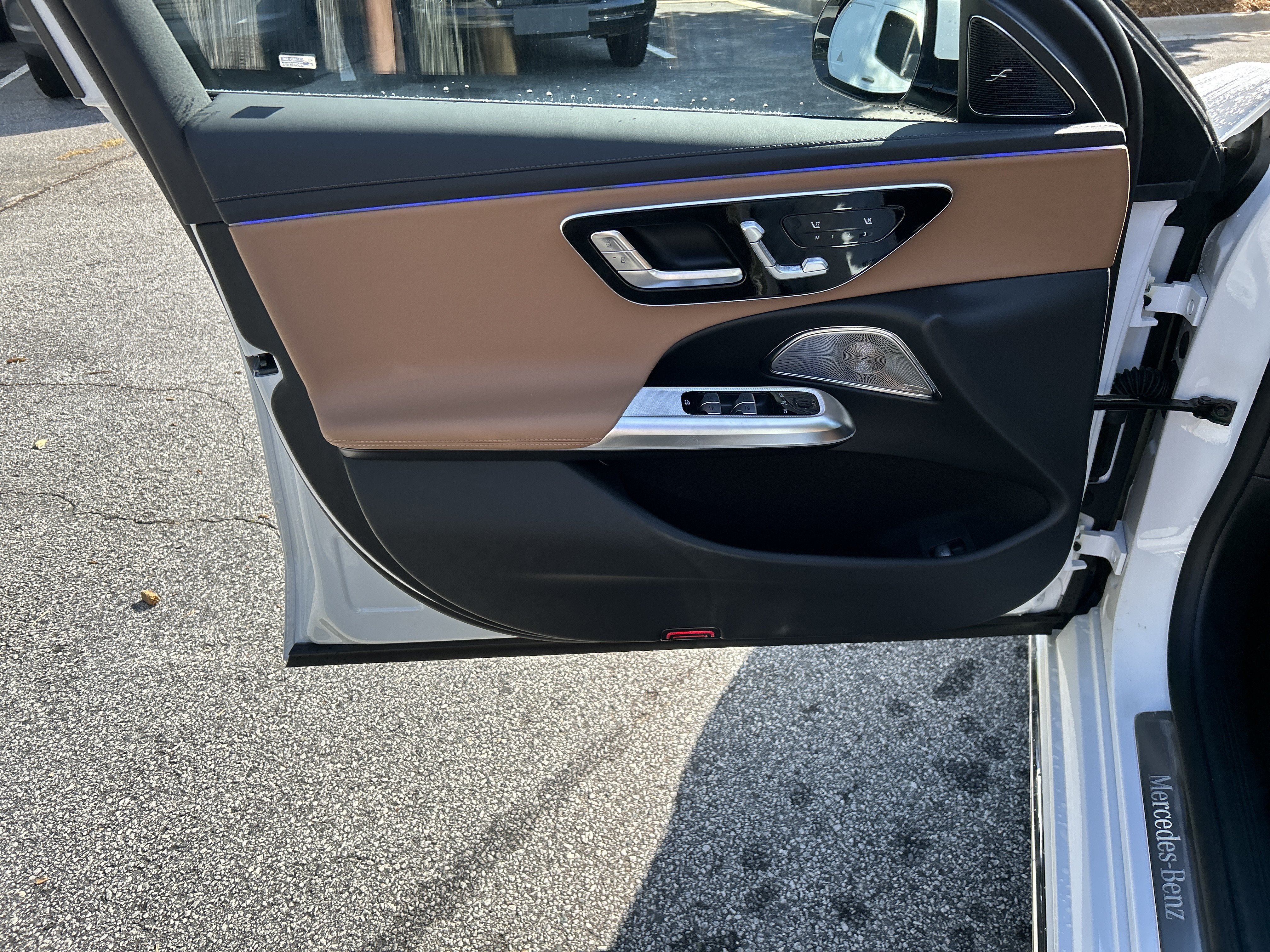 New 2026 MANUFAKTUR Moonlight White Metallic Mercedes-Benz E 450 4MATIC® Sedan image 17