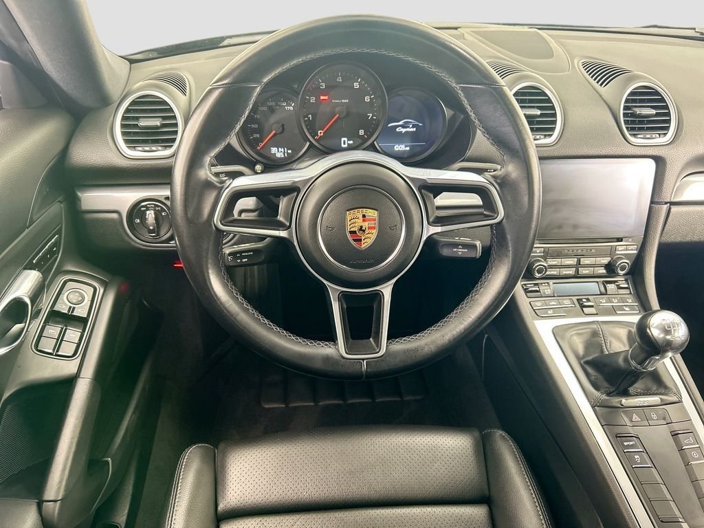 Used 2017 Black Porsche  image 10