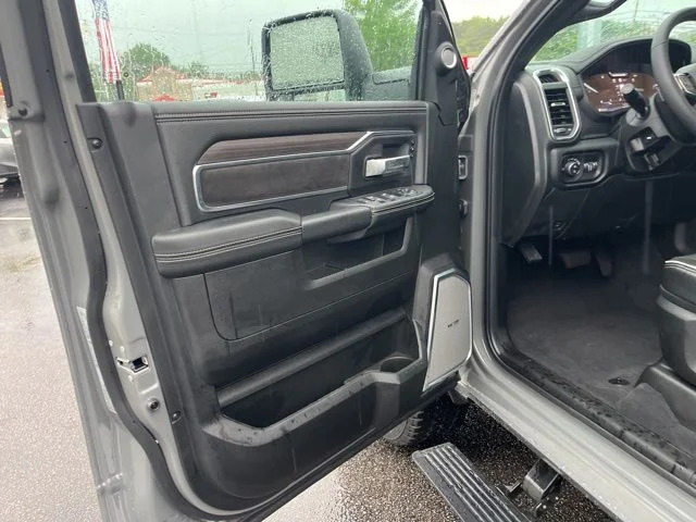 New 2026 Ceramic Gray Clear-Coat Exterior Paint RAM Laramie image 5