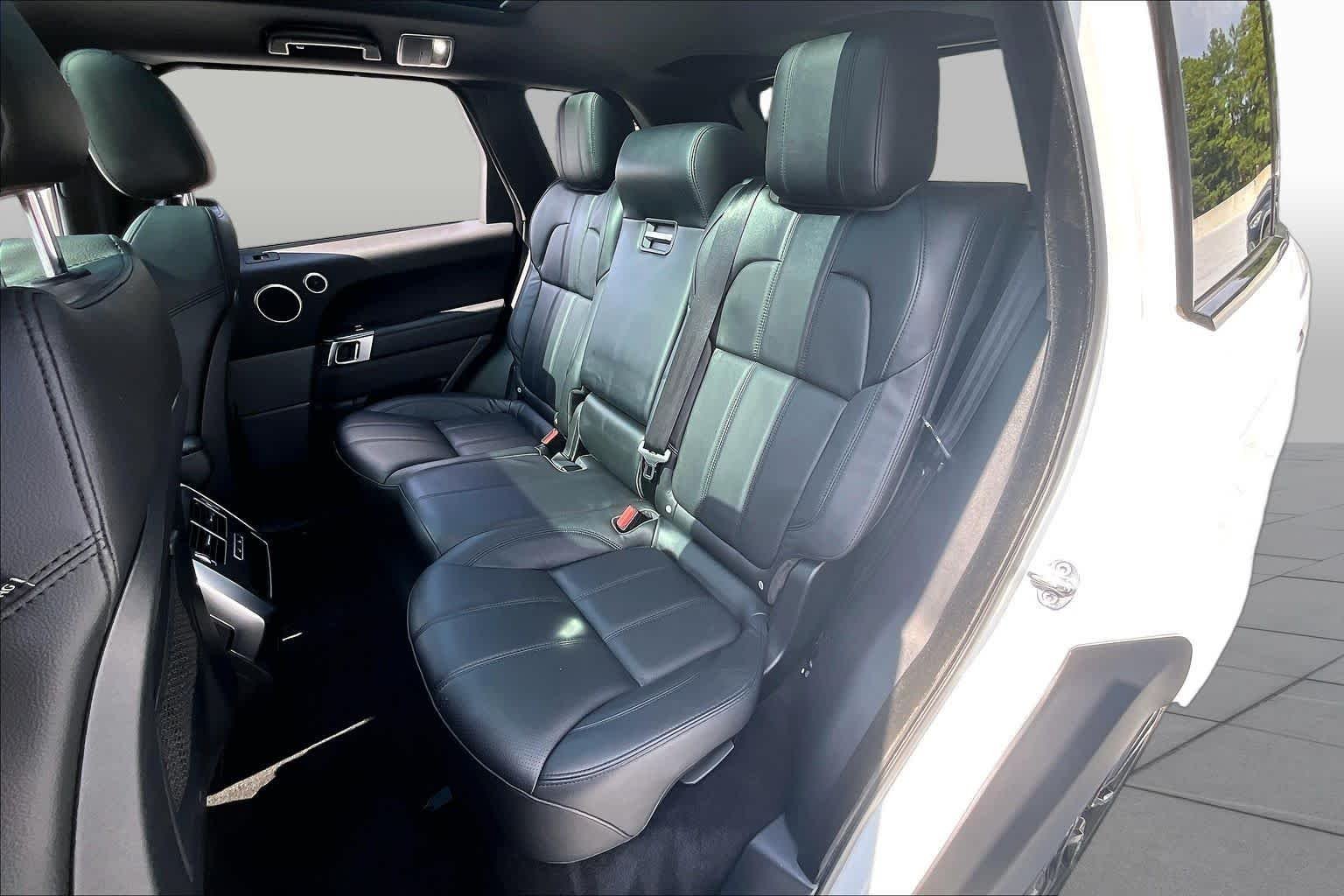 Used 2017 Fuji White Land Rover SE image 20