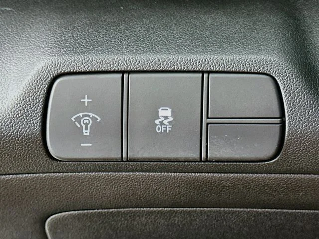 New 2026 Hyundai ELANTRA SEL Sport