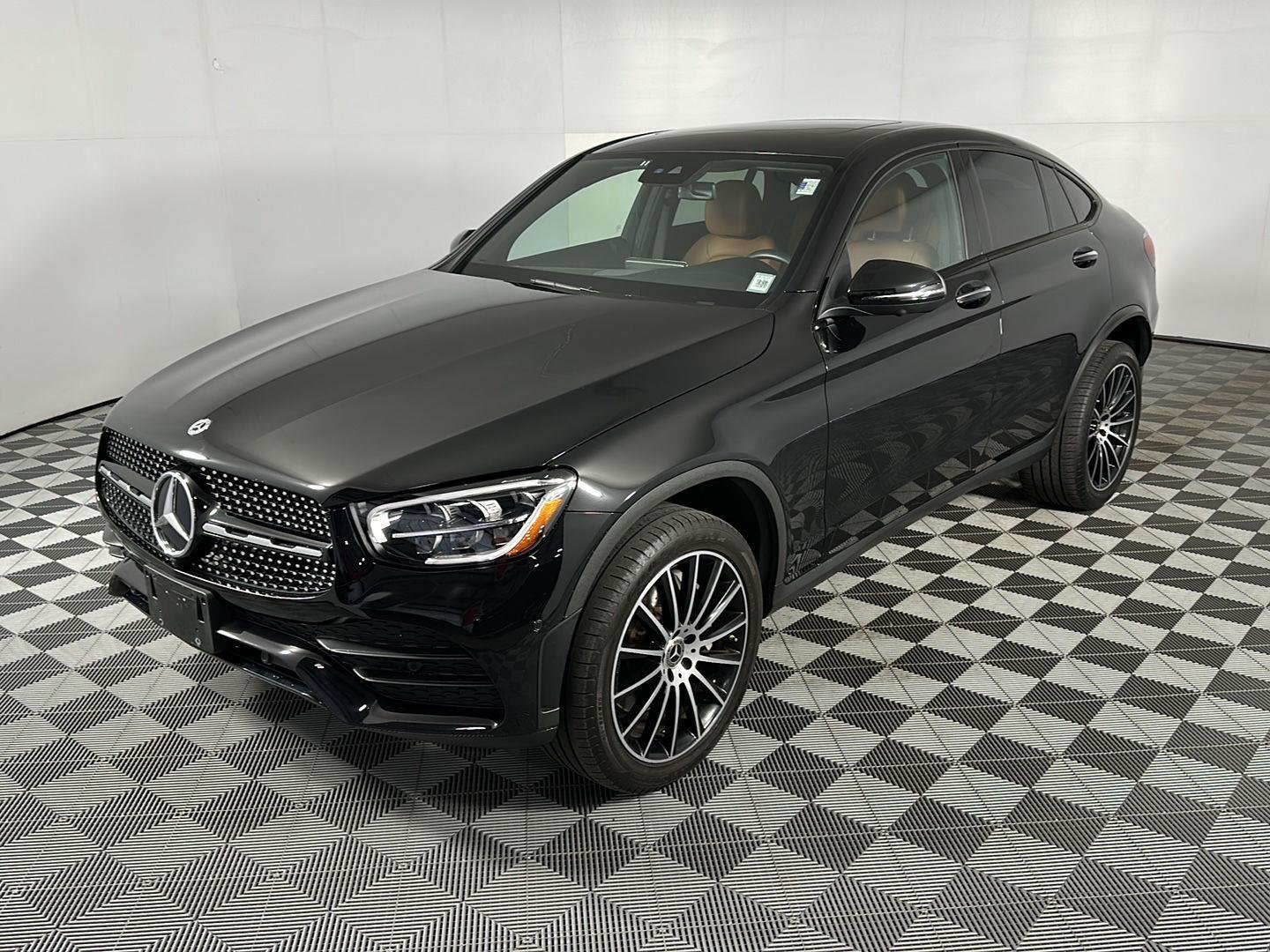 Used 2023 Obsidian Black Metallic Mercedes-Benz GLC 300 image 14