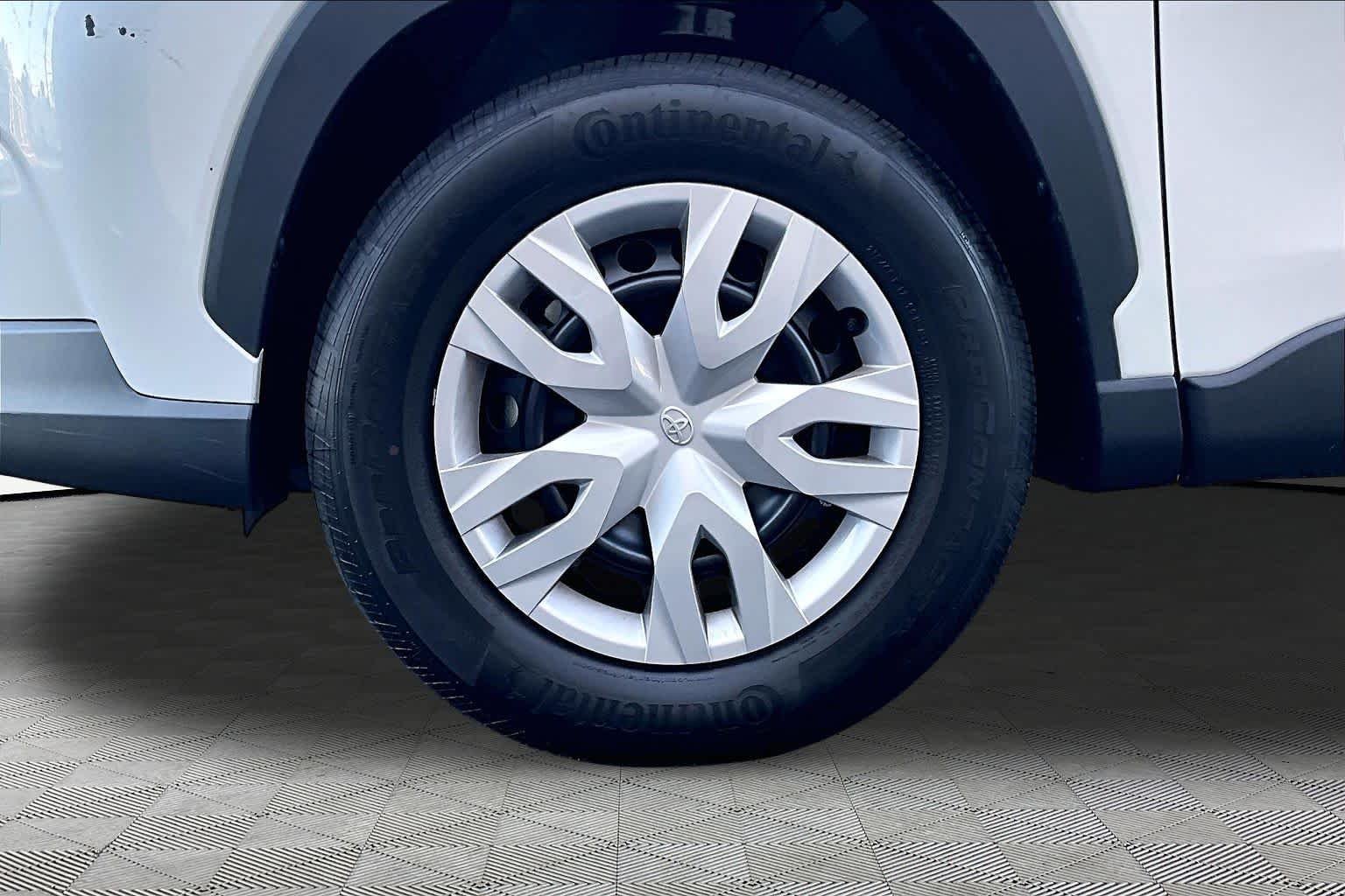 Certified Used 2026 Wind Chill Pearl Toyota L image 11